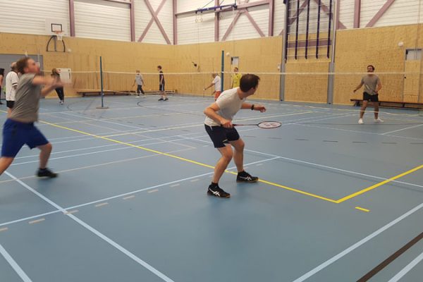 Badminton Abcoude speelt sinds de opheffing van de lockdown in de nieuwe Kees Bon-zaal in Sporthuis Abcoude © Nico van Dijk
